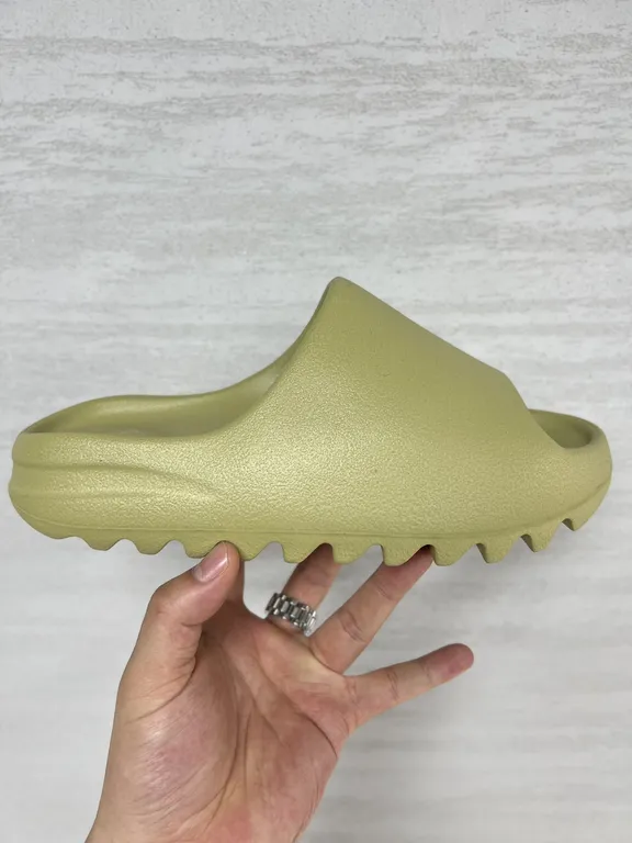 high quality replica Yeezy shoes