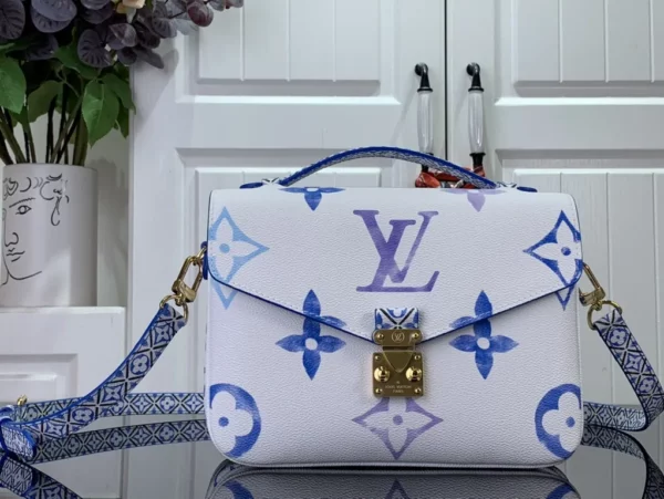 fake Louis Vuitton bag