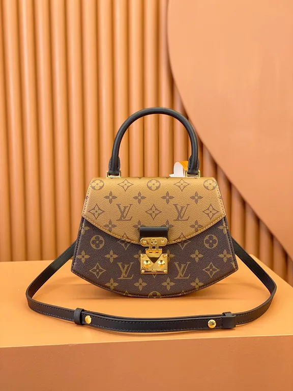 replica Louis Vuitton Messenger Bag