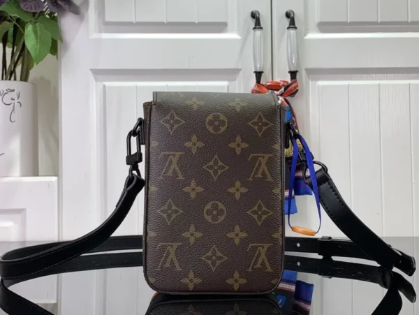 replica Louis Vuitton bag
