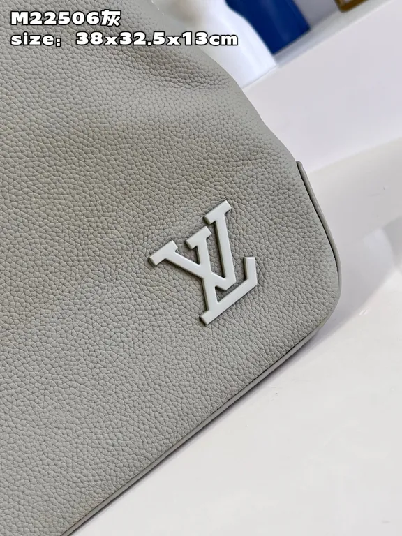 designer replica Louis Vuitton bag