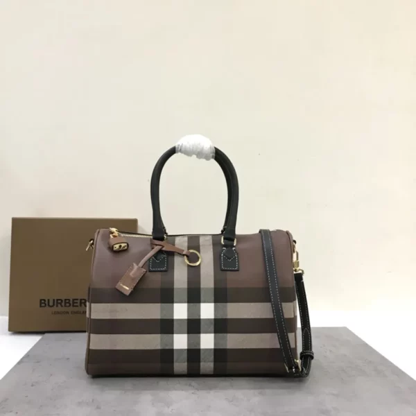 Burberry bag - rep bags