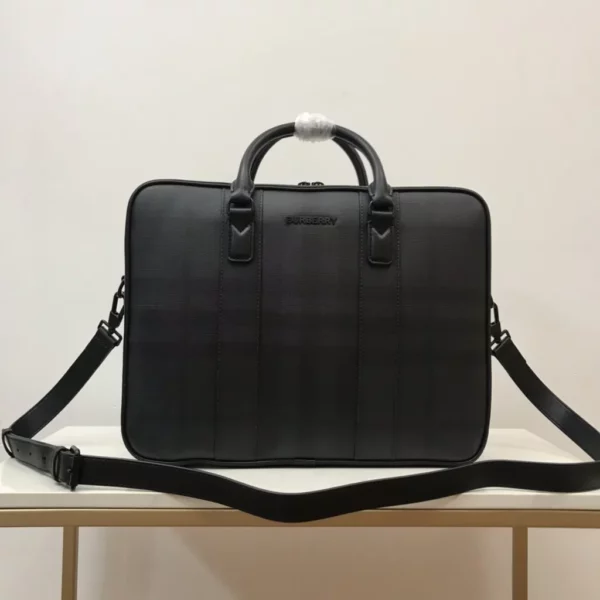 Burberry bag - rep bags