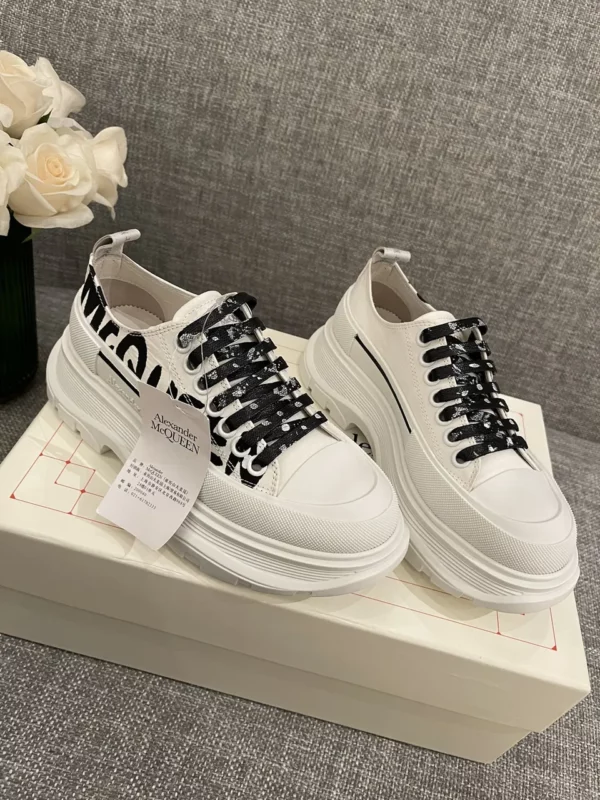 Alexander MCQueen shoes - Replica shoes