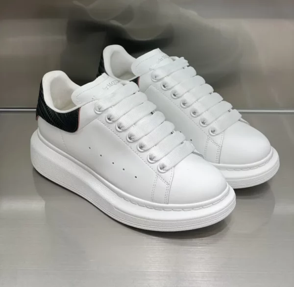 Alexander MCQueen shoes - Replica shoes