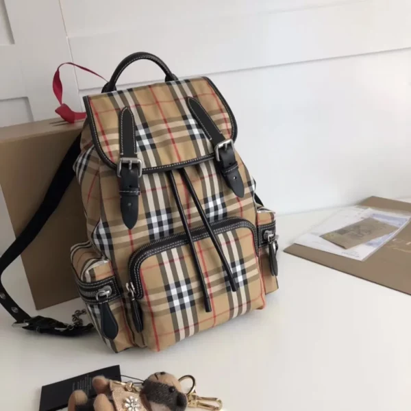 Burberry bag - rep bags