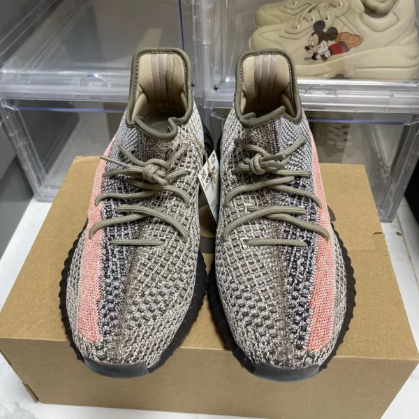 Yeezy shoes - Replica shoes