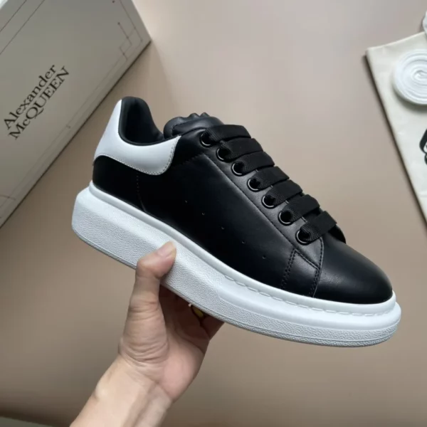 Alexander MCQueen shoes - Replica shoes