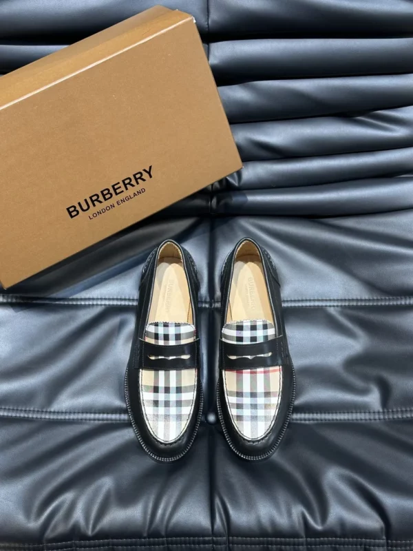 Burberry shoes - Replica shoes