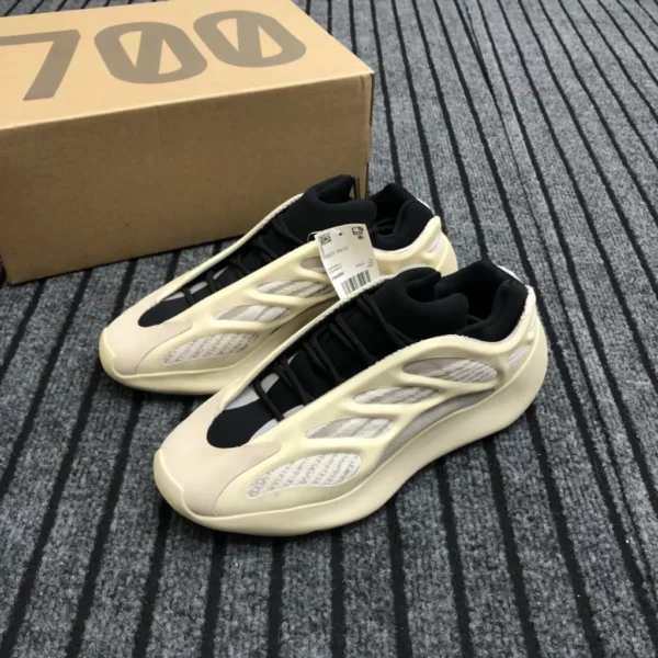 Yeezy shoes - Replica shoes