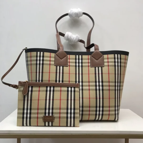 Burberry bag - rep bags