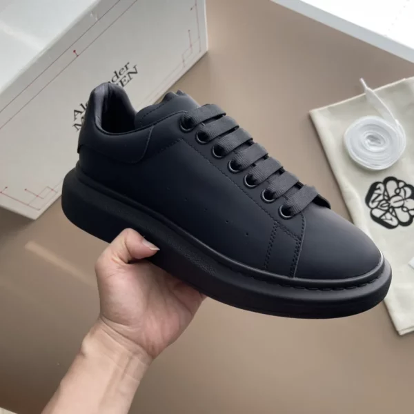 Alexander MCQueen shoes - rep shoes