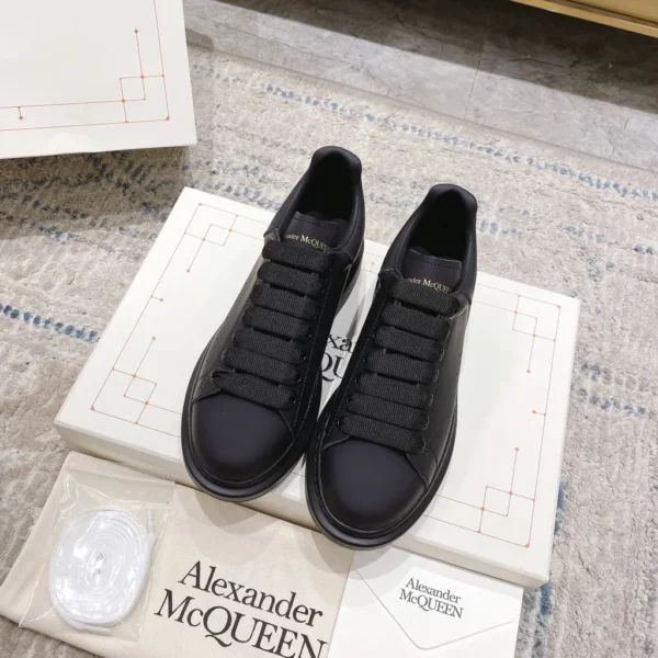 Alexander MCQueen shoes - Replica shoes