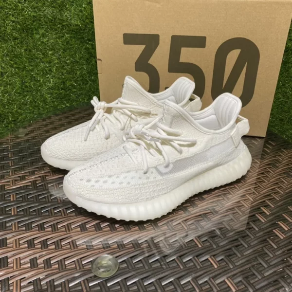 Yeezy shoes - Replica shoes