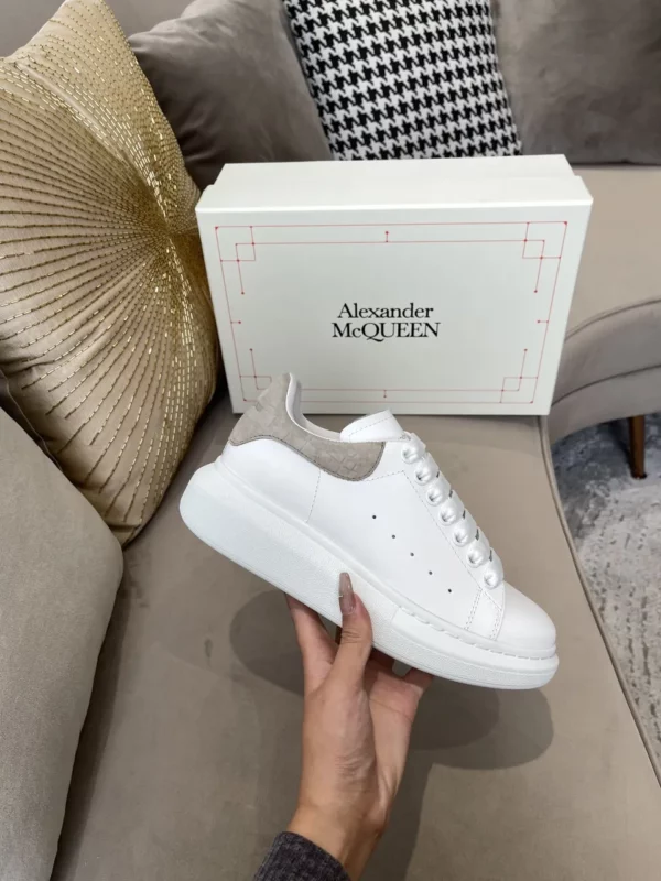 Alexander MCQueen shoes - Replica shoes