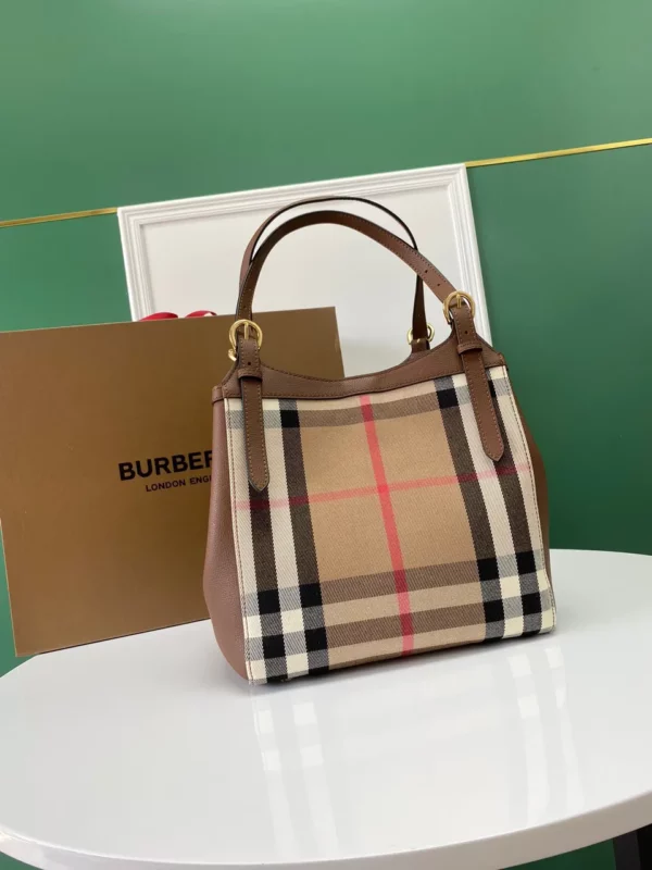 Burberry bag - rep bags