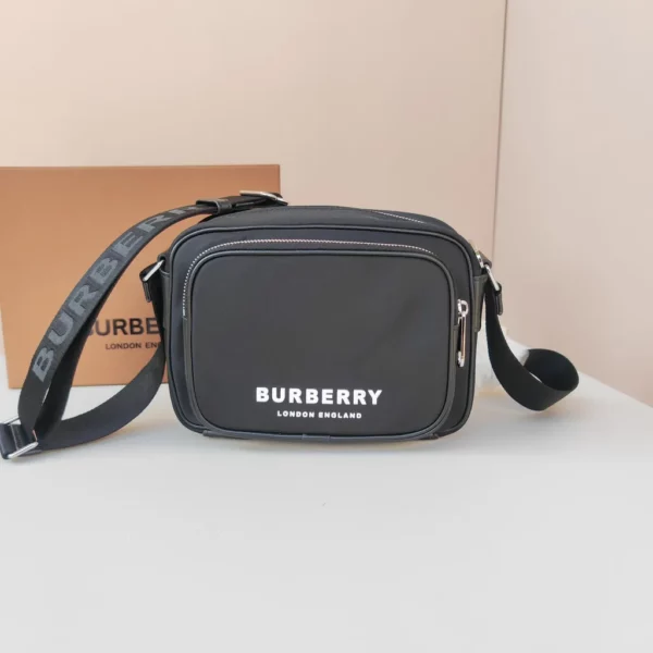 Burberry bag - rep bags