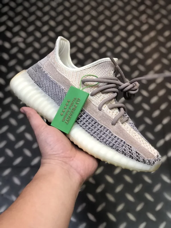 Yeezy shoes - Replica shoes