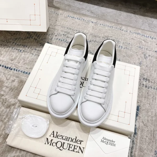 Alexander MCQueen shoes - Replica shoes