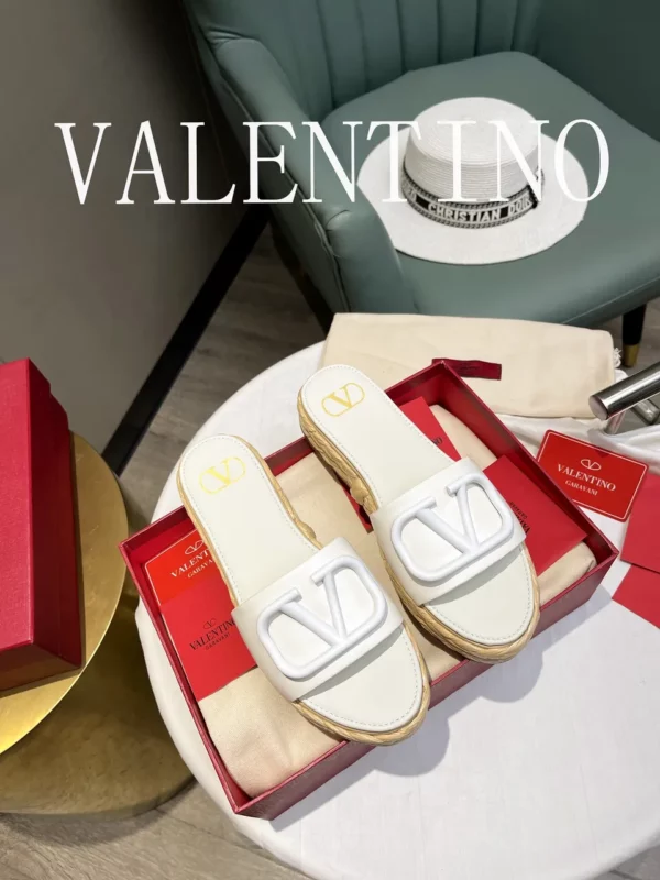 Valentino shoes - Replica shoes