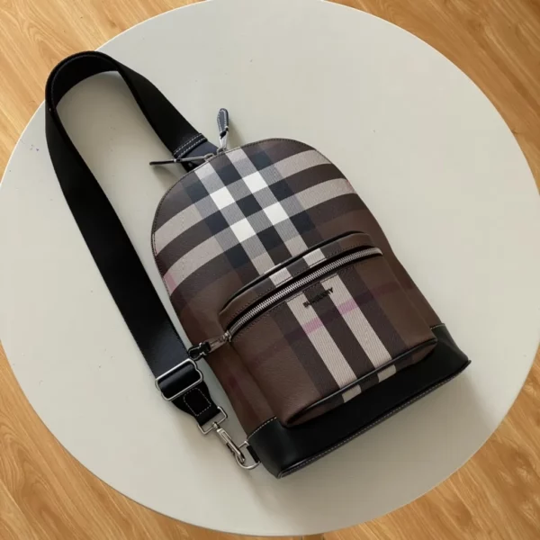 Burberry bag - rep bags