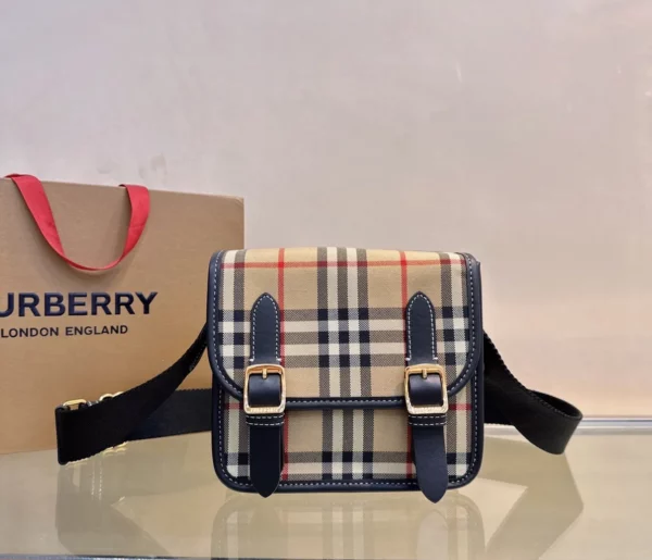 Burberry bag - rep bags