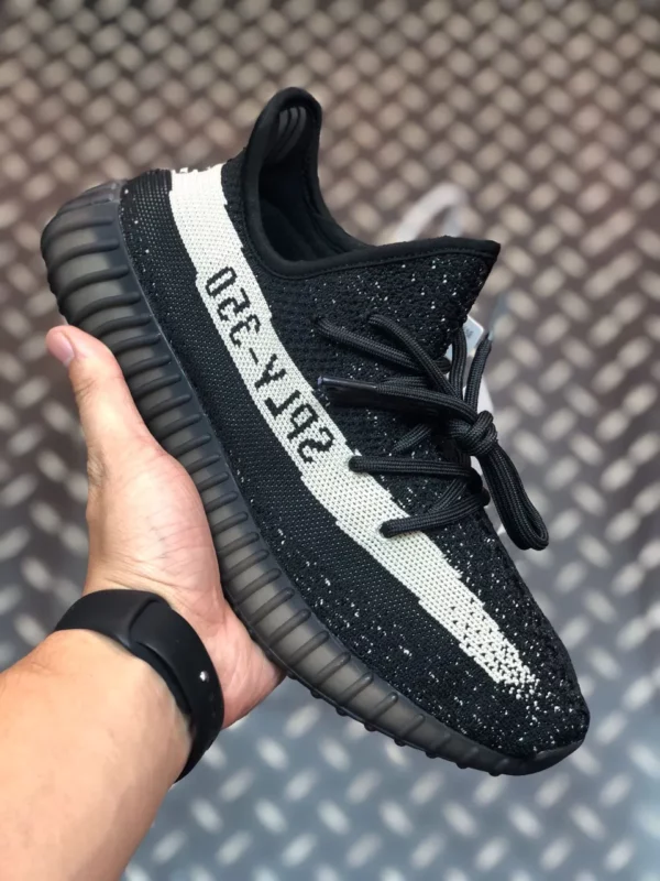 Yeezy shoes - Replica shoes