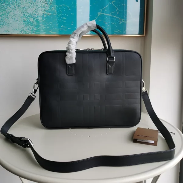 Burberry bag - rep bags