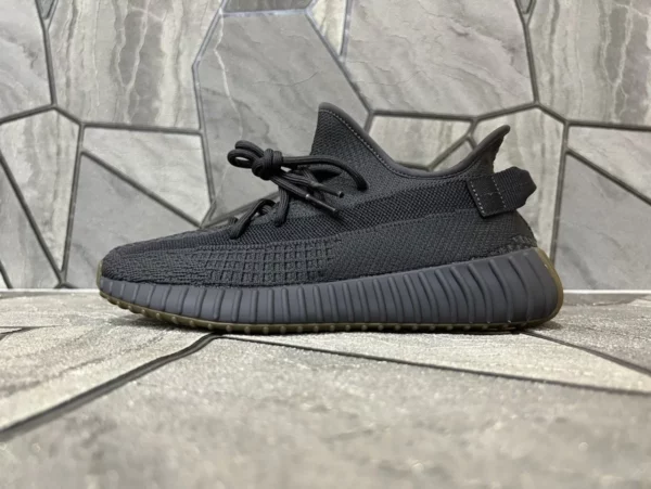 Yeezy shoes - Replica shoes