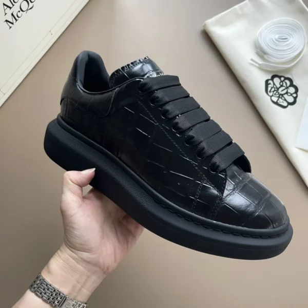 Alexander MCQueen shoes - Replica shoes