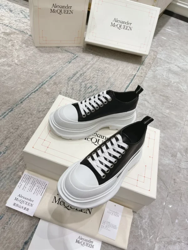 Alexander MCQueen shoes - Replica shoes