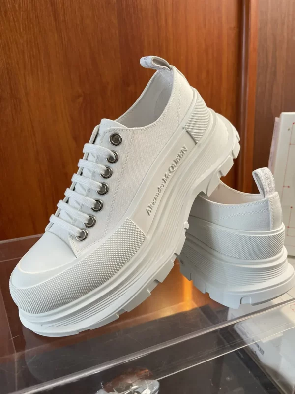 Alexander MCQueen shoes - Replica shoes