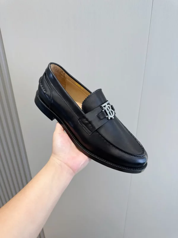 Burberry shoes - Replica shoes