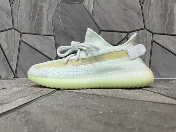 Yeezy shoes - rep shoes