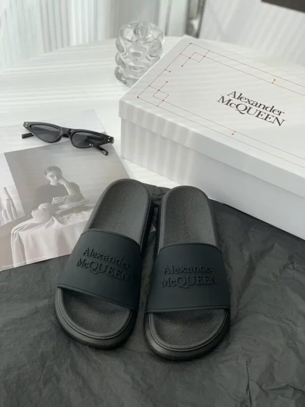 Alexander MCQueen shoes - Replica shoes