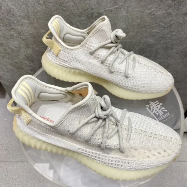 Yeezy shoes - Replica shoes