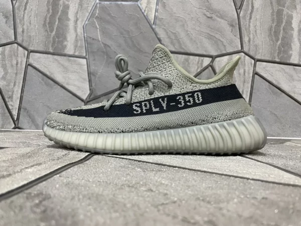 Yeezy shoes - Replica shoes