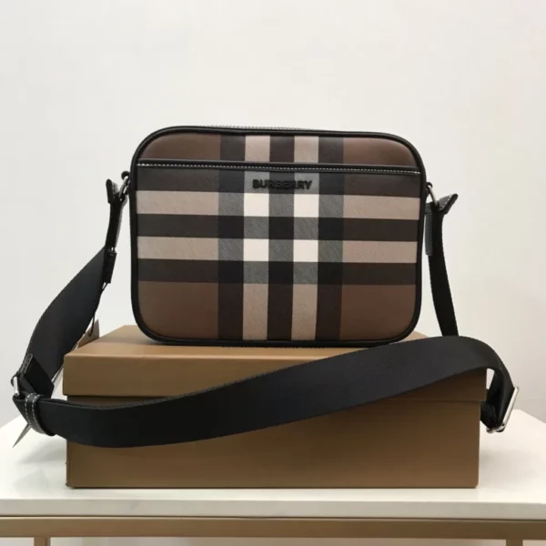 Burberry bag - rep bags