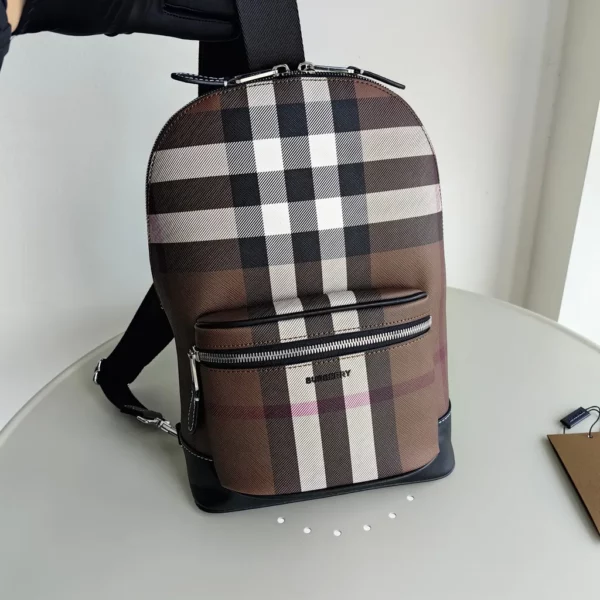 Burberry bag - rep bags