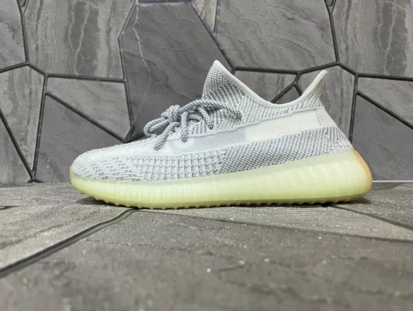 Yeezy shoes - rep shoes