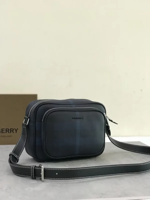 Burberry bag - rep bags