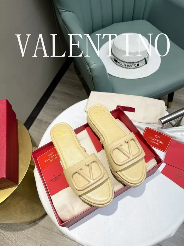 Valentino shoes - Replica shoes