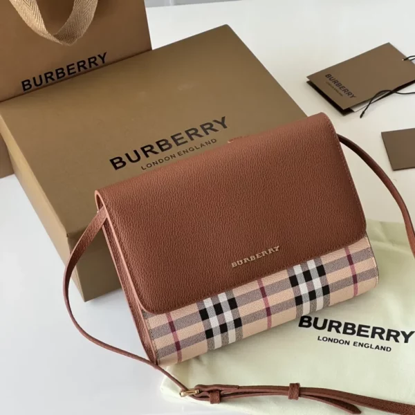 Burberry bag - rep bags