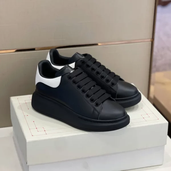 Alexander MCQueen shoes - rep shoes