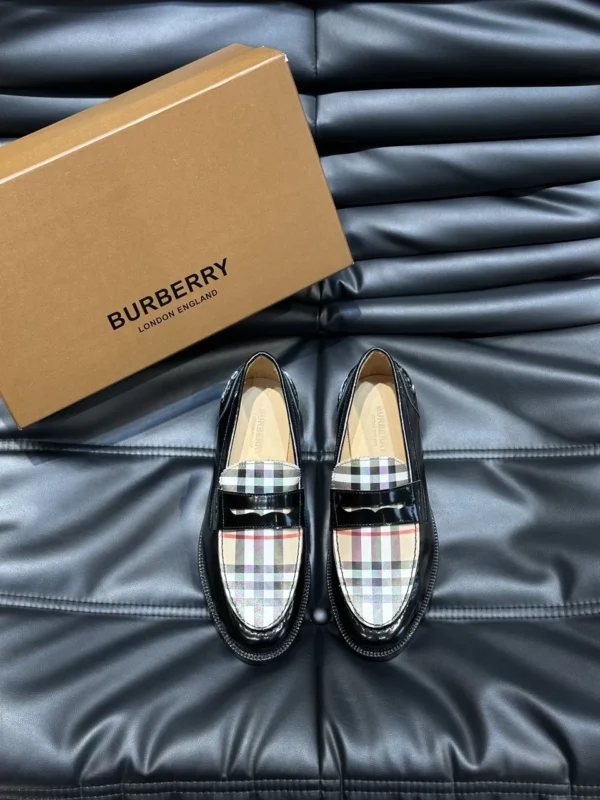 Burberry shoes - Replica shoes