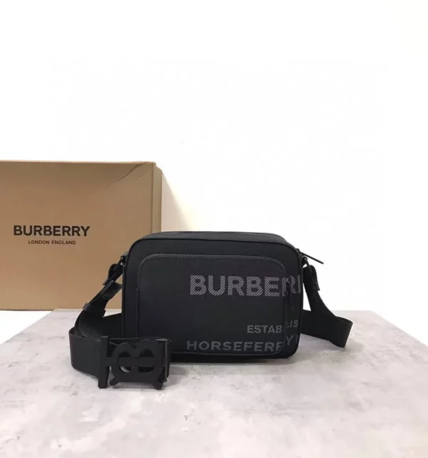 Burberry bag - rep bags