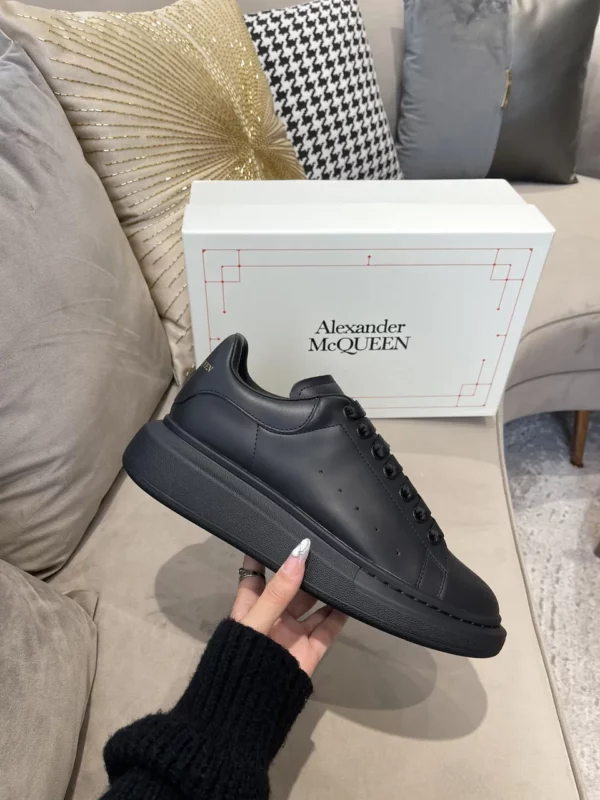 Alexander MCQueen shoes - rep shoes