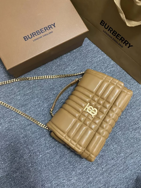 Burberry bag - rep bags