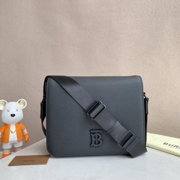 Burberry bag - rep bags