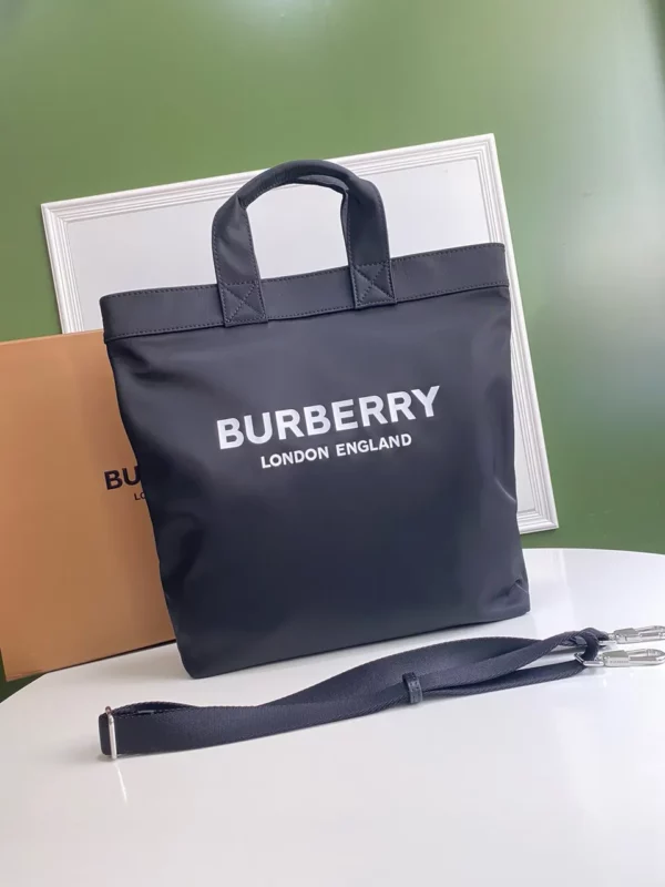 Burberry bag - rep bags